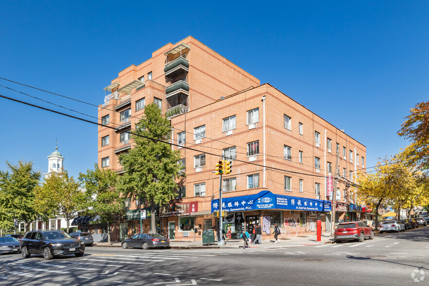 Residential in Elmhurst, NY for sale - Primary Photo - Image 1 of 1