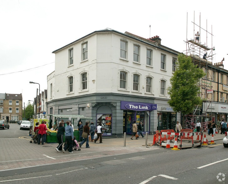 81-83 High Rd, London for sale - Building Photo - Image 2 of 9