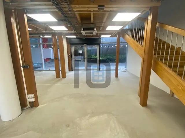 Retail in Boulogne-Billancourt to rent - Building Photo - Image 1 of 6