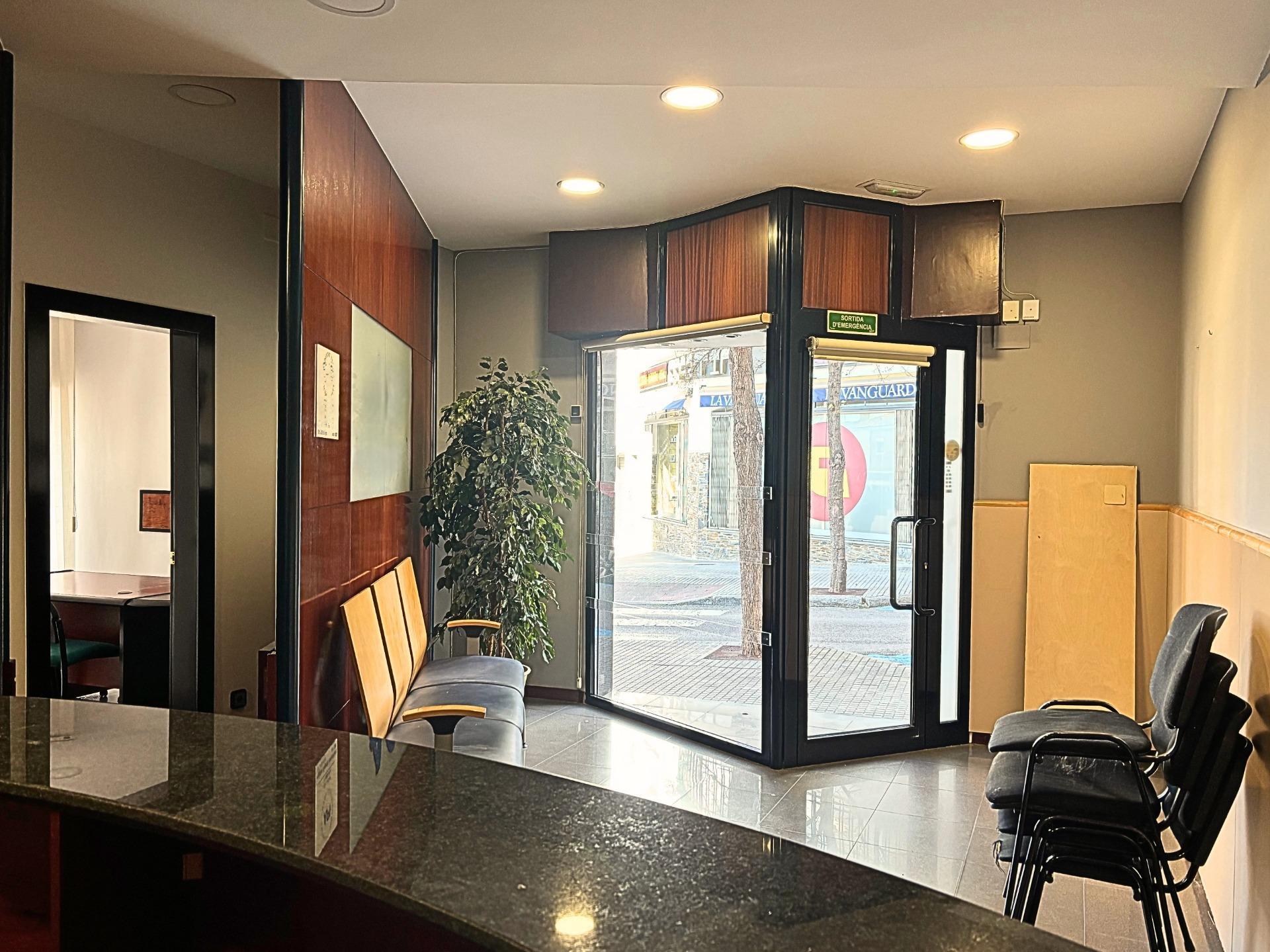 Retail in Castellar del Vallès, Barcelona to rent Interior Photo- Image 1 of 17
