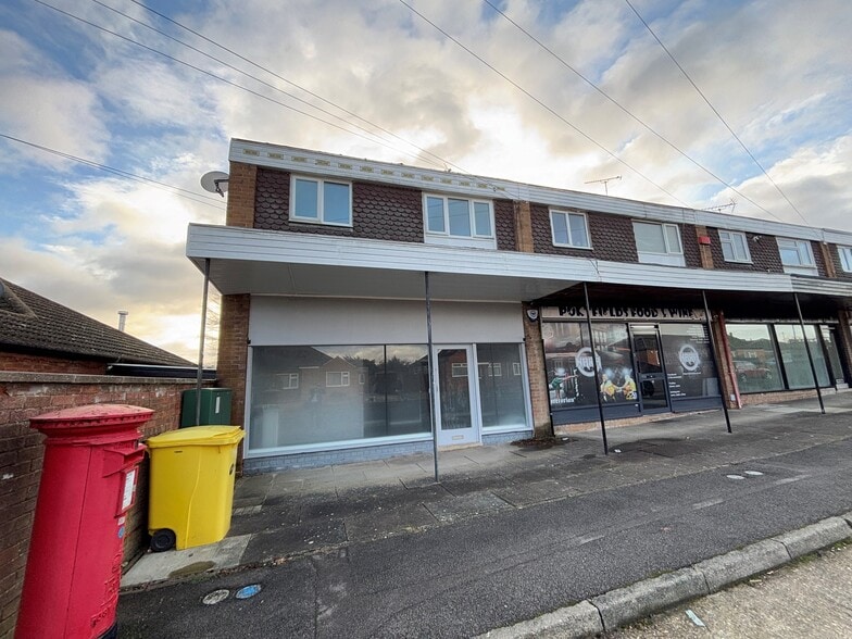 29-33 Portfields Rd, Newport Pagnell to rent - Building Photo - Image 3 of 13