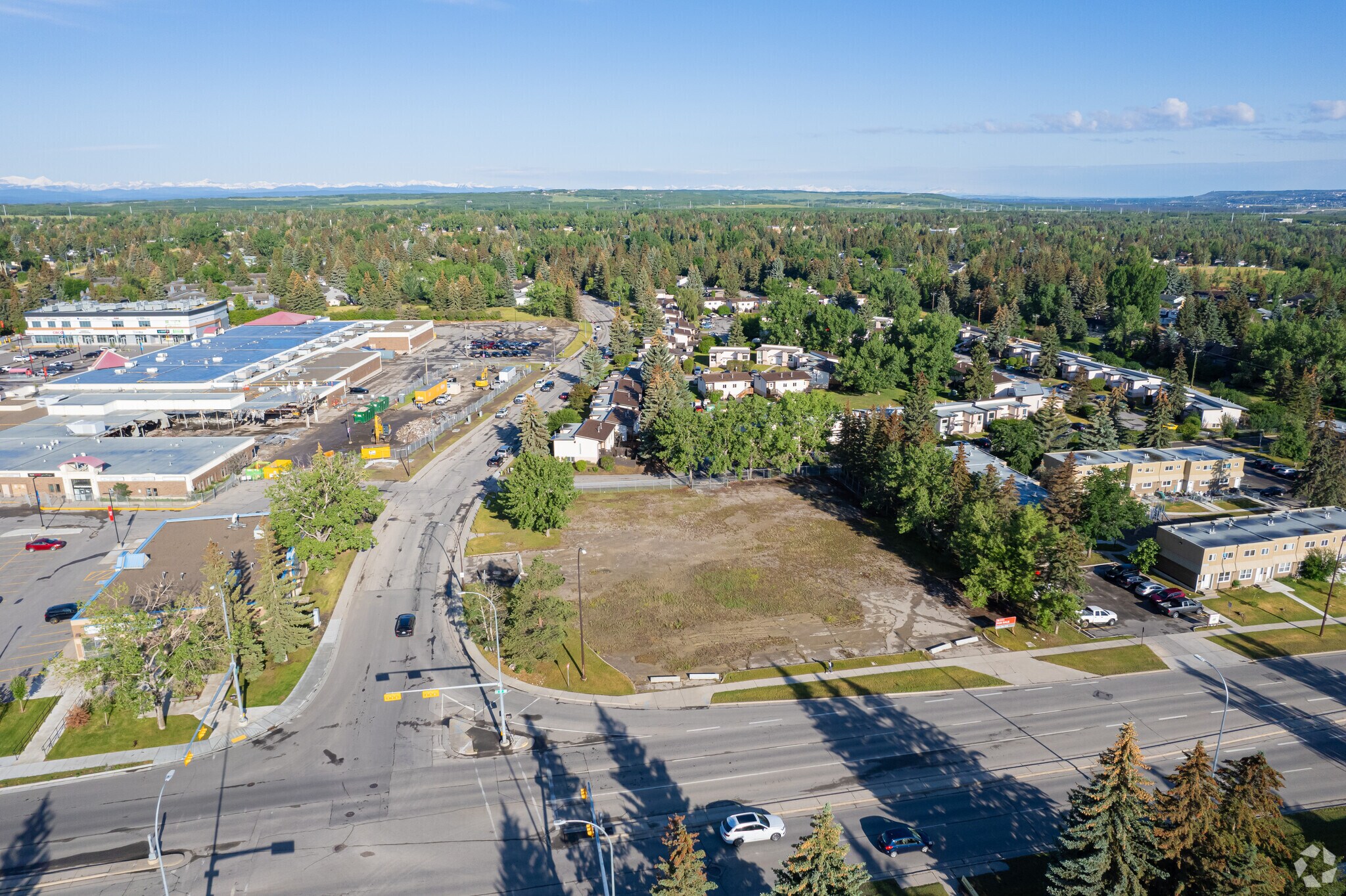 2510 Oakmoor Dr SW, Calgary, AB for sale Building Photo- Image 1 of 1