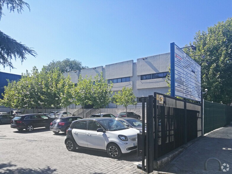 Avenida Fuentemar, 16, Coslada, Madrid for rent - Building Photo - Image 2 of 29