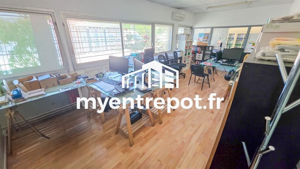 1163 Chemin De La Vallée, Aubagne to rent - Interior Photo - Image 3 of 5