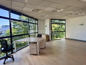 Light Industrial in Décines-Charpieu to rent Interior Photo- Image 2 of 6