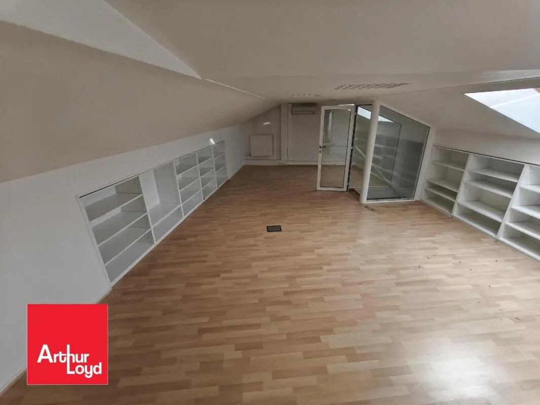 Office in Chartres to rent Building Photo- Image 1 of 11