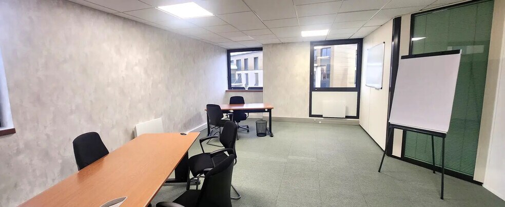 57 Boulevard De La République, Chatou to rent - Interior Photo - Image 2 of 8