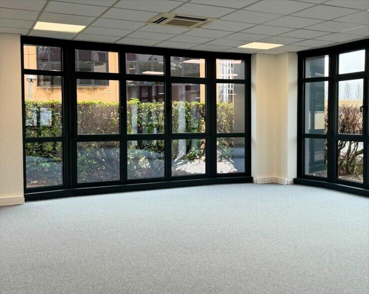 Office in SAINT-DIDIER-AU-MONT-D'OR to rent - Interior Photo - Image 2 of 15
