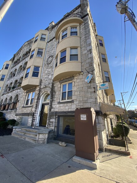 4524-4538 Walnut St, Philadelphia, PA for sale - Building Photo - Image 1 of 1