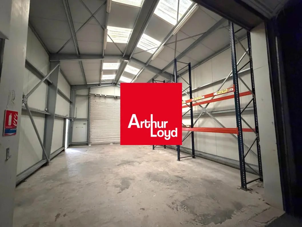 Light Industrial in Marseille to rent Building Photo- Image 1 of 7