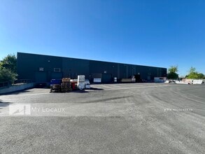 27 Avenue Jean Moulin, Stains to rent Building Photo- Image 1 of 14