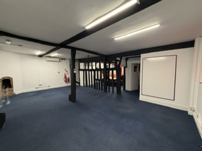 12 High St, Elstree to rent Interior Photo- Image 1 of 11