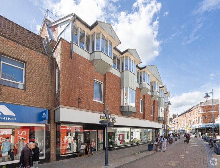 11 Strait Bargate, Boston to rent - Building Photo - Image 1 of 5