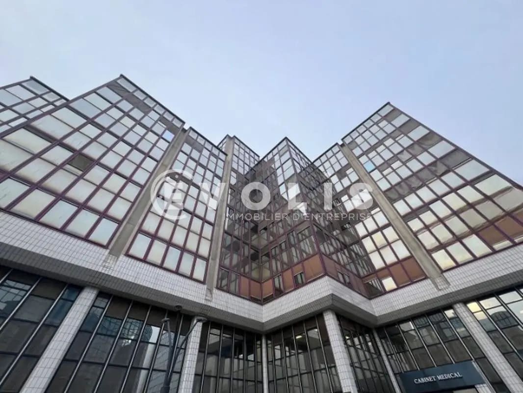 Office in Fontenay-sous-Bois to rent Building Photo- Image 1 of 9