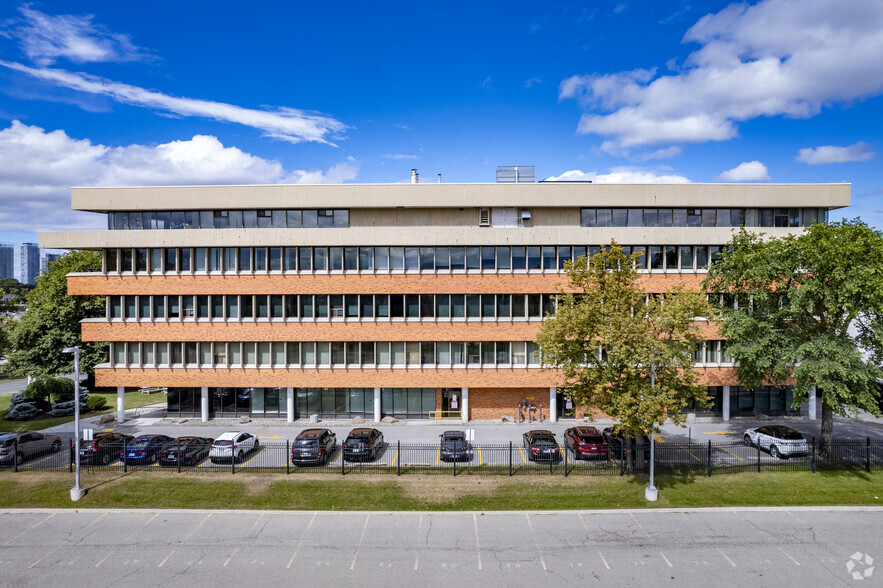 1 Valleybrook Dr, Toronto, ON for rent - Building Photo - Image 2 of 7