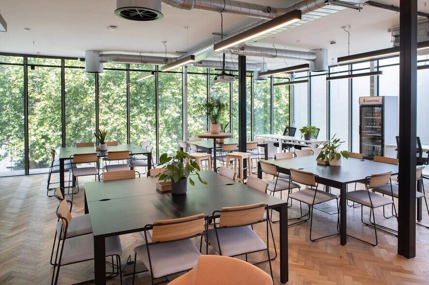 48 Hoxton Sq, London to rent - Building Photo - Image 2 of 21