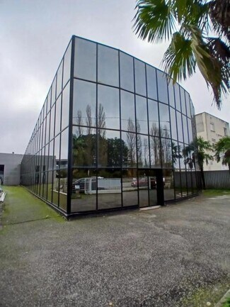 More details for N, Coignières - Industrial to Rent