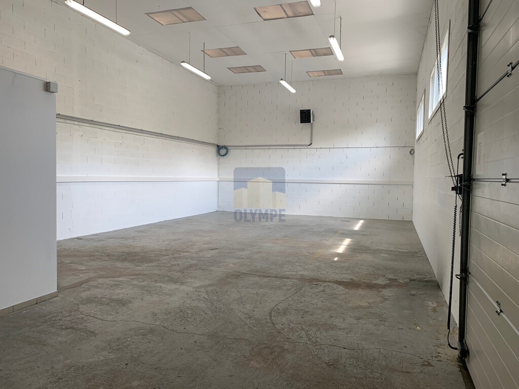 Location Local d'activités 512 m² - Photo 1