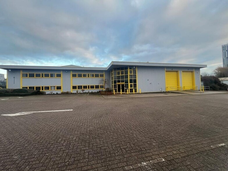 Montford St, Salford to rent - Building Photo - Image 1 of 10
