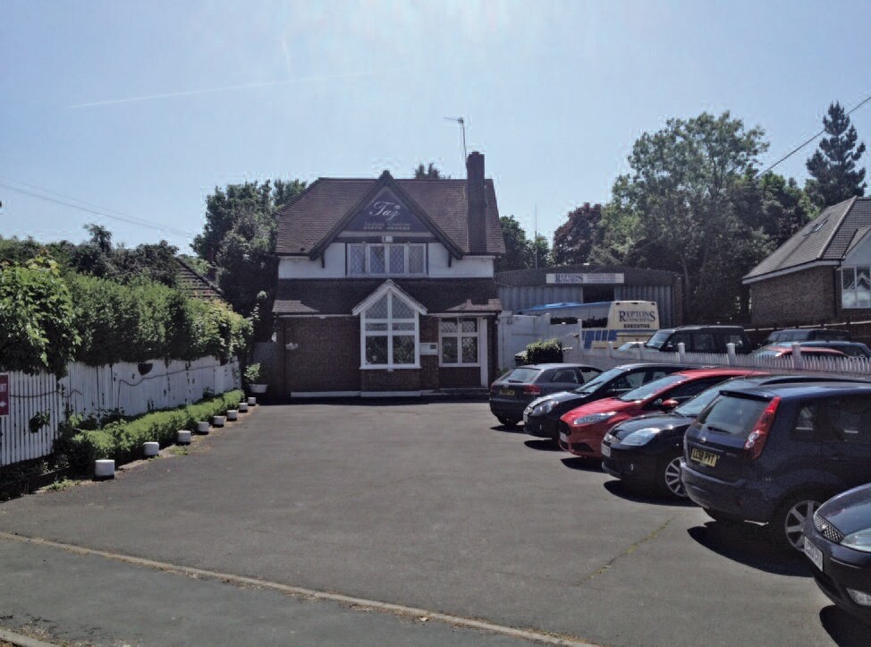 Guildford Rd, Leatherhead for sale Primary Photo- Image 1 of 1