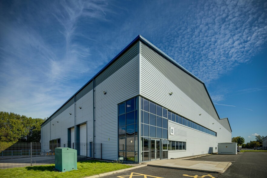 Pilsworth Rd, Heywood to rent - Building Photo - Image 3 of 9