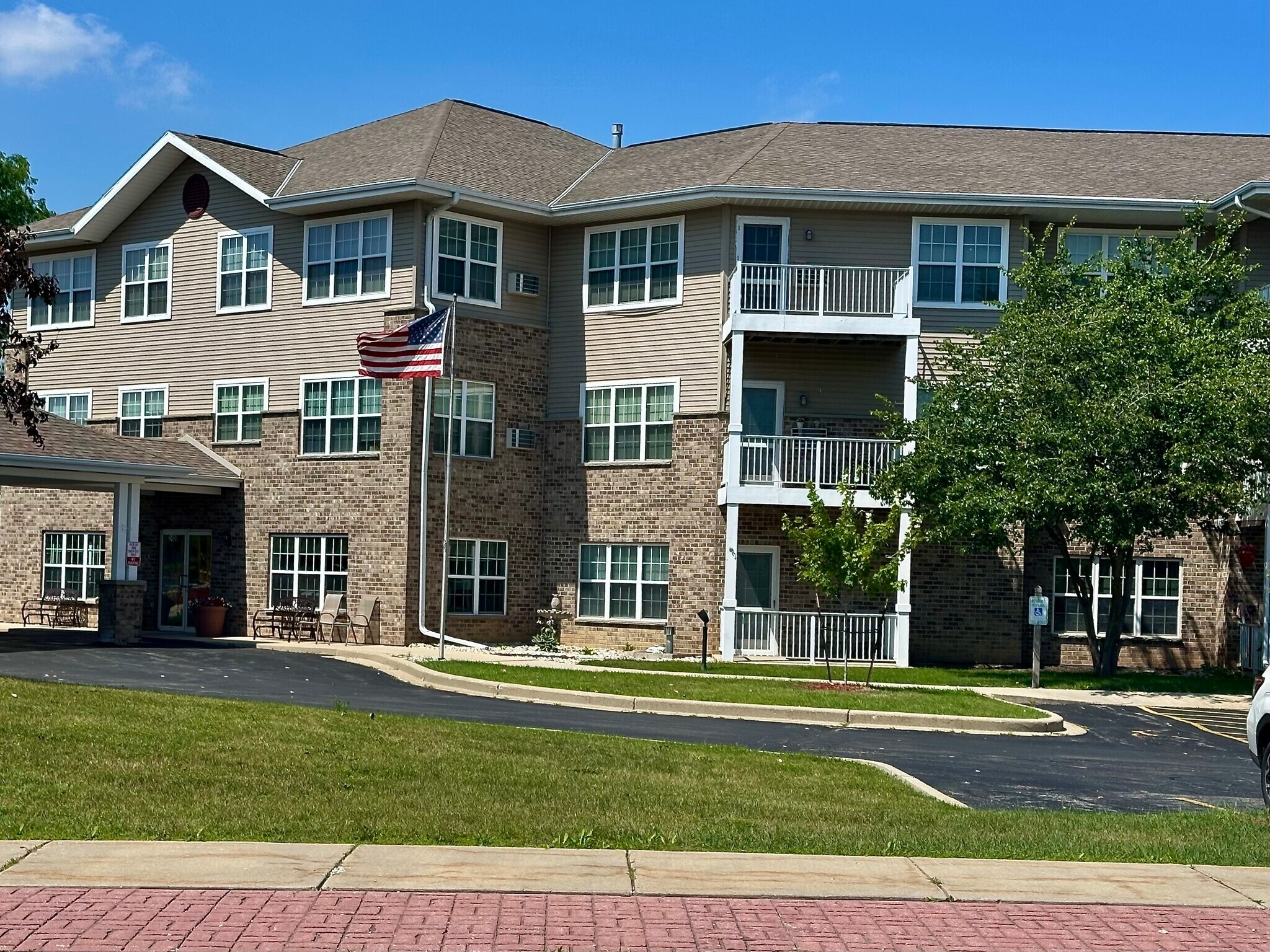 2409 10th Ave, South Milwaukee, WI for sale Building Photo- Image 1 of 1