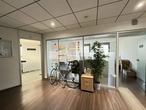 Office in Lyon to rent Interior Photo- Image 1 of 12
