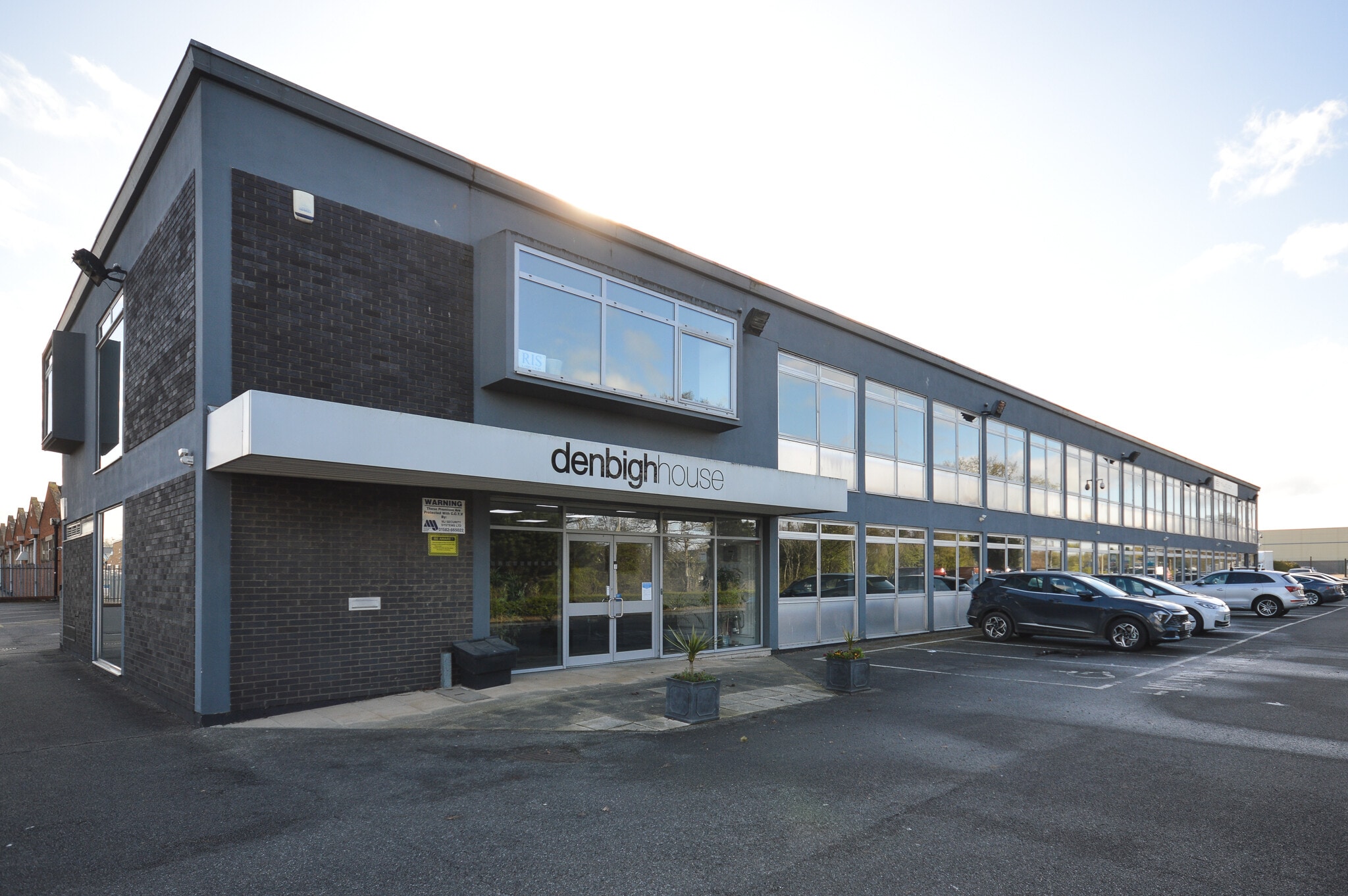 Denbigh Rd, Milton Keynes to rent Primary Photo- Image 1 of 2