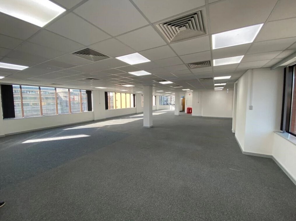 9 St Clare St, London to rent Interior Photo- Image 1 of 2