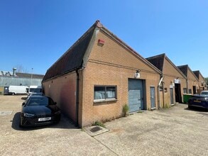 Ellingham Way, Ashford to rent Building Photo- Image 1 of 2