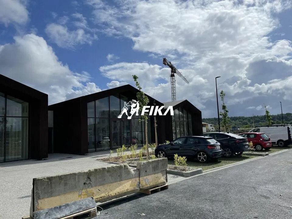 Retail in  for sale Building Photo- Image 1 of 4