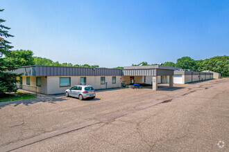 1607 9th St, White Bear Lake, MN for rent Building Photo- Image 1 of 14