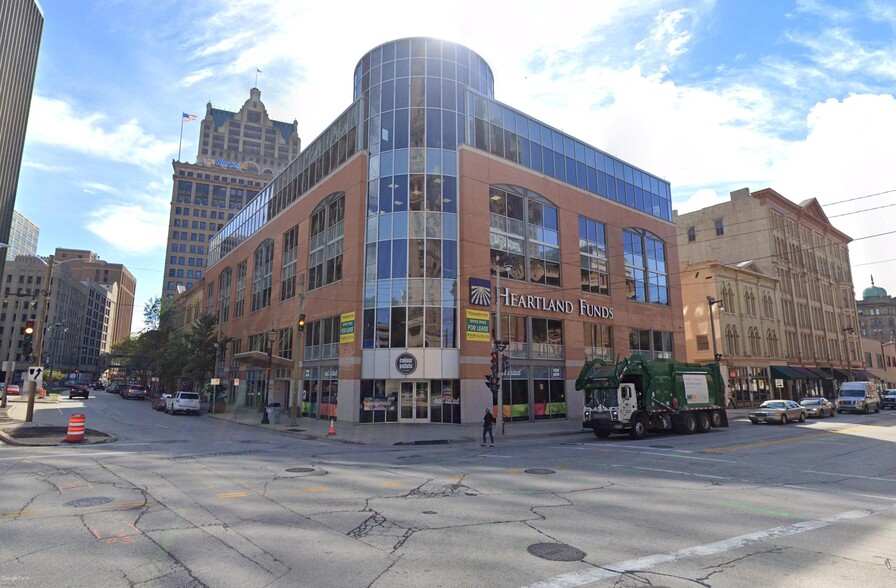 789 N Water St, Milwaukee, WI for rent - Building Photo - Image 1 of 2