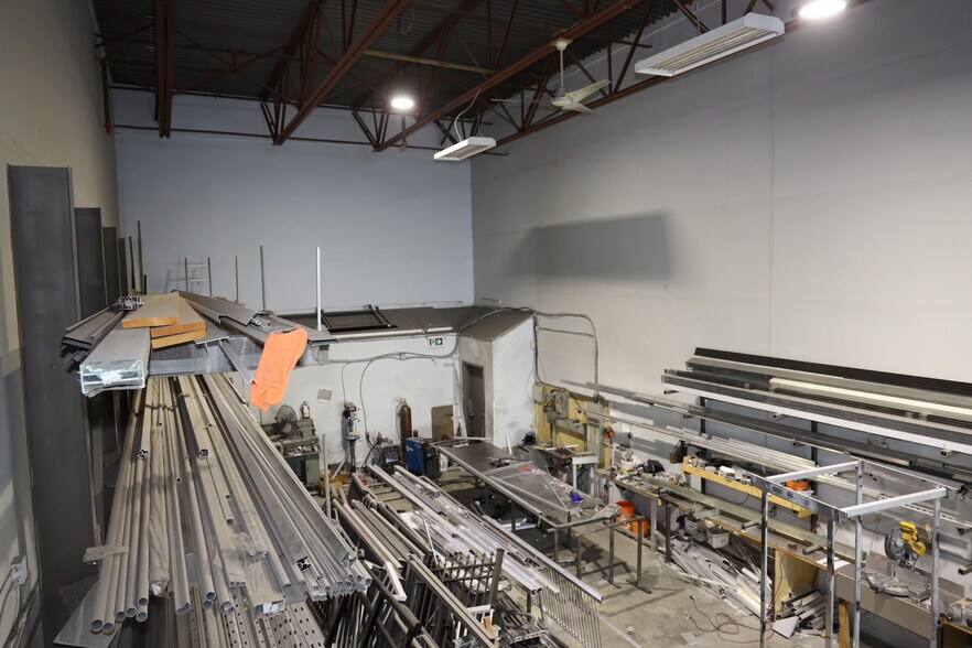 13045 84th Ave, Surrey, BC for sale - Interior Photo - Image 2 of 2