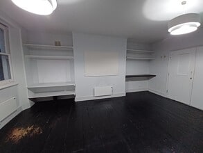 18 All Saints Rd, London to rent Interior Photo- Image 1 of 3