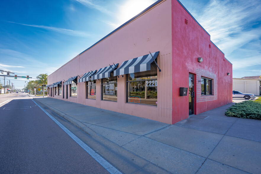 2220 Dr Martin Luther King Jr Blvd, Fort Myers, FL for sale - Building Photo - Image 1 of 1