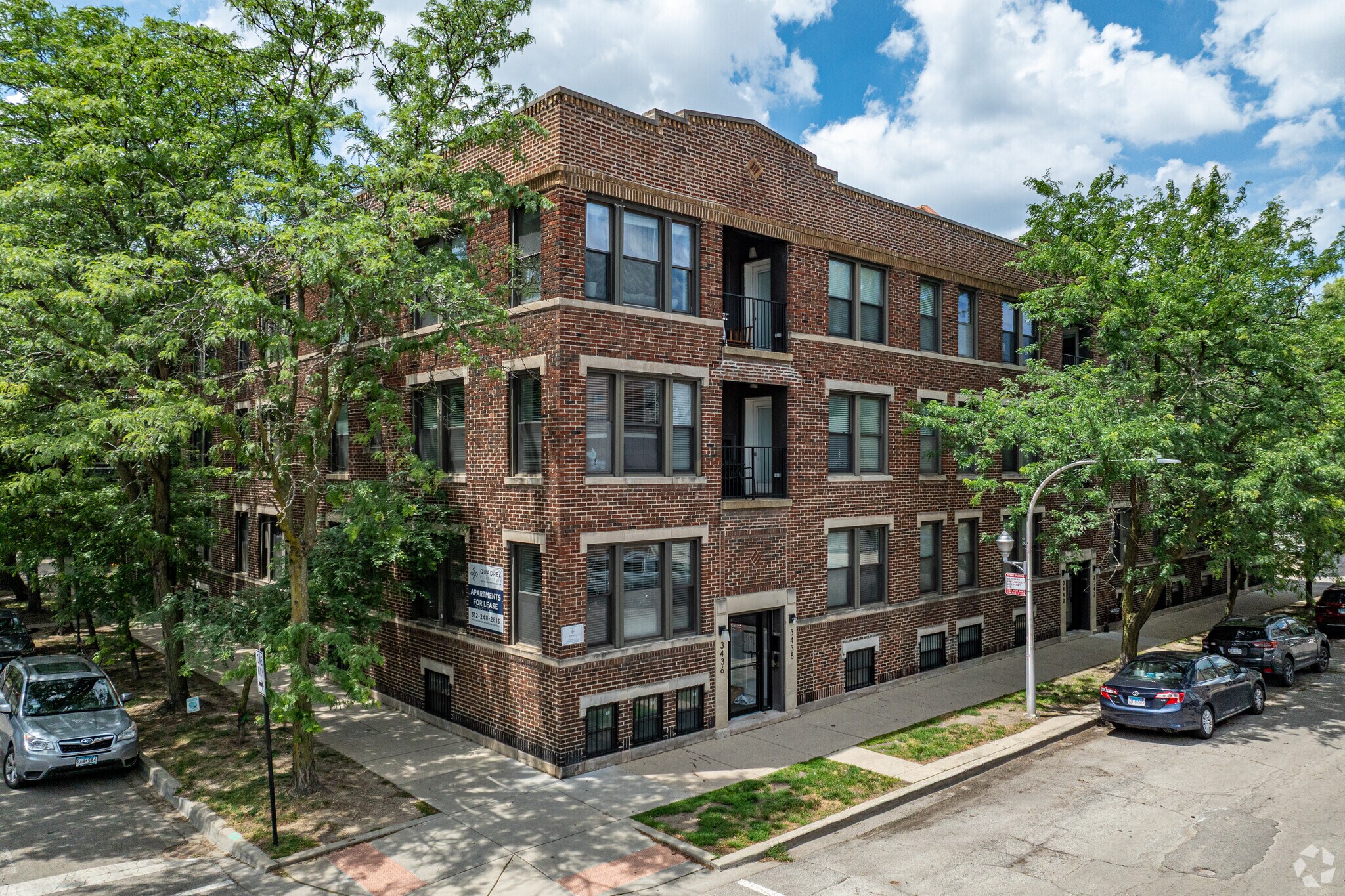 1106 W Newport Ave, Chicago, IL for sale Primary Photo- Image 1 of 1