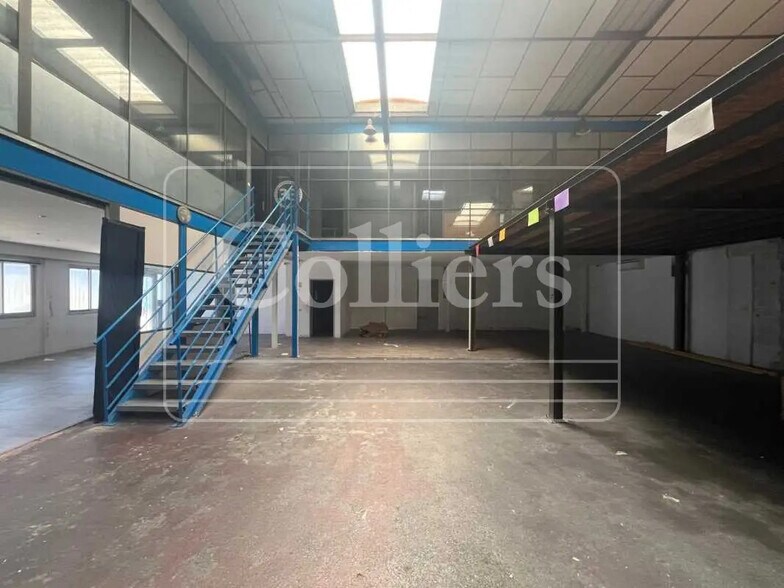 Office in Vitrolles to rent - Interior Photo - Image 1 of 5