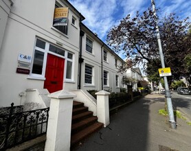 271 High St, Berkhamsted to rent Building Photo- Image 1 of 3