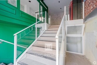 Retail in Madrid, Madrid to rent Interior Photo- Image 2 of 4