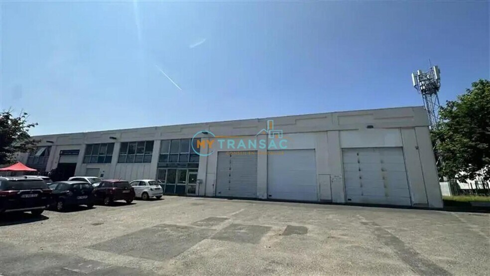 Industrial in Valenton to rent - Building Photo - Image 3 of 9