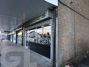 19-29 Lampits Hl, Stanford-Le-Hope to rent Building Photo- Image 1 of 4