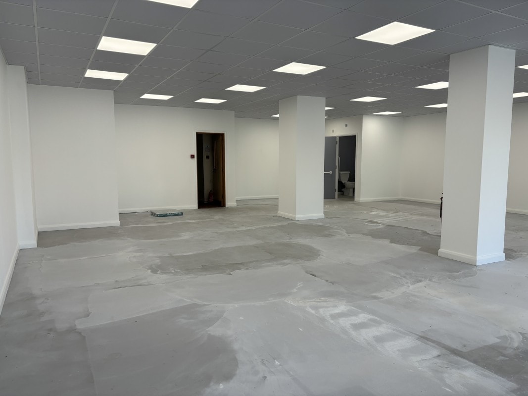 5-7 Red St, Carmarthen to rent Interior Photo- Image 1 of 3