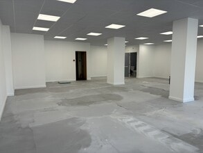 5-7 Red St, Carmarthen to rent Interior Photo- Image 1 of 3