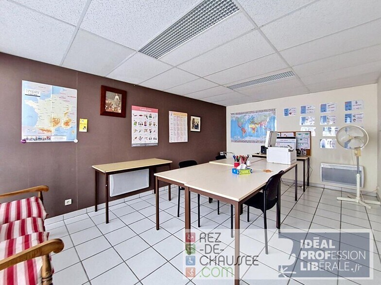Office in Lyon for sale - Interior Photo - Image 3 of 4