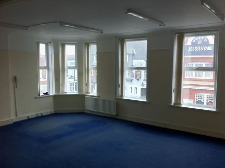 43-43A Market St, Wirral to rent - Building Photo - Image 2 of 6