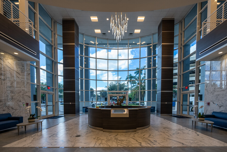 261 N University Dr, Plantation, FL for rent - Lobby - Image 1 of 2