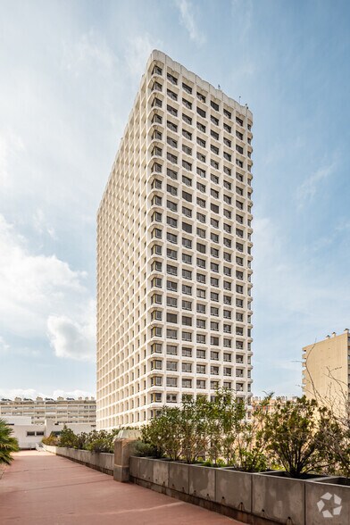 Office in Marseille for sale - Building Photo - Image 2 of 2