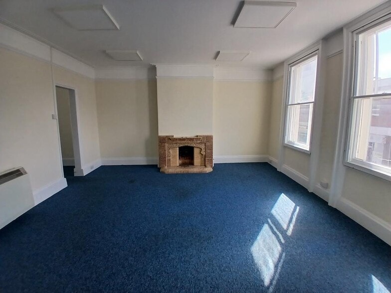 81-83 High St, Poole to rent - Building Photo - Image 2 of 9