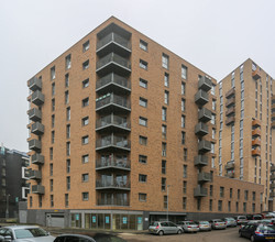 84 Abbey Rd, Barking for rent Primary Photo- Image 1 of 5